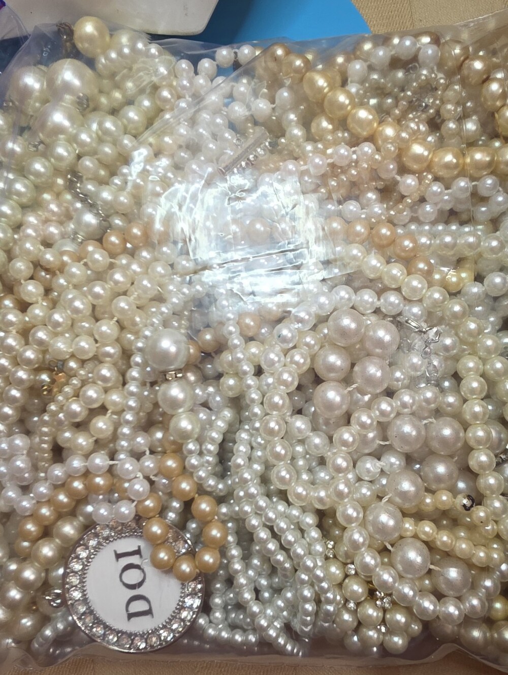 5lbs OF WEARABLE PEARL NECKLACES |  LOT OF PEARL NECKLACES